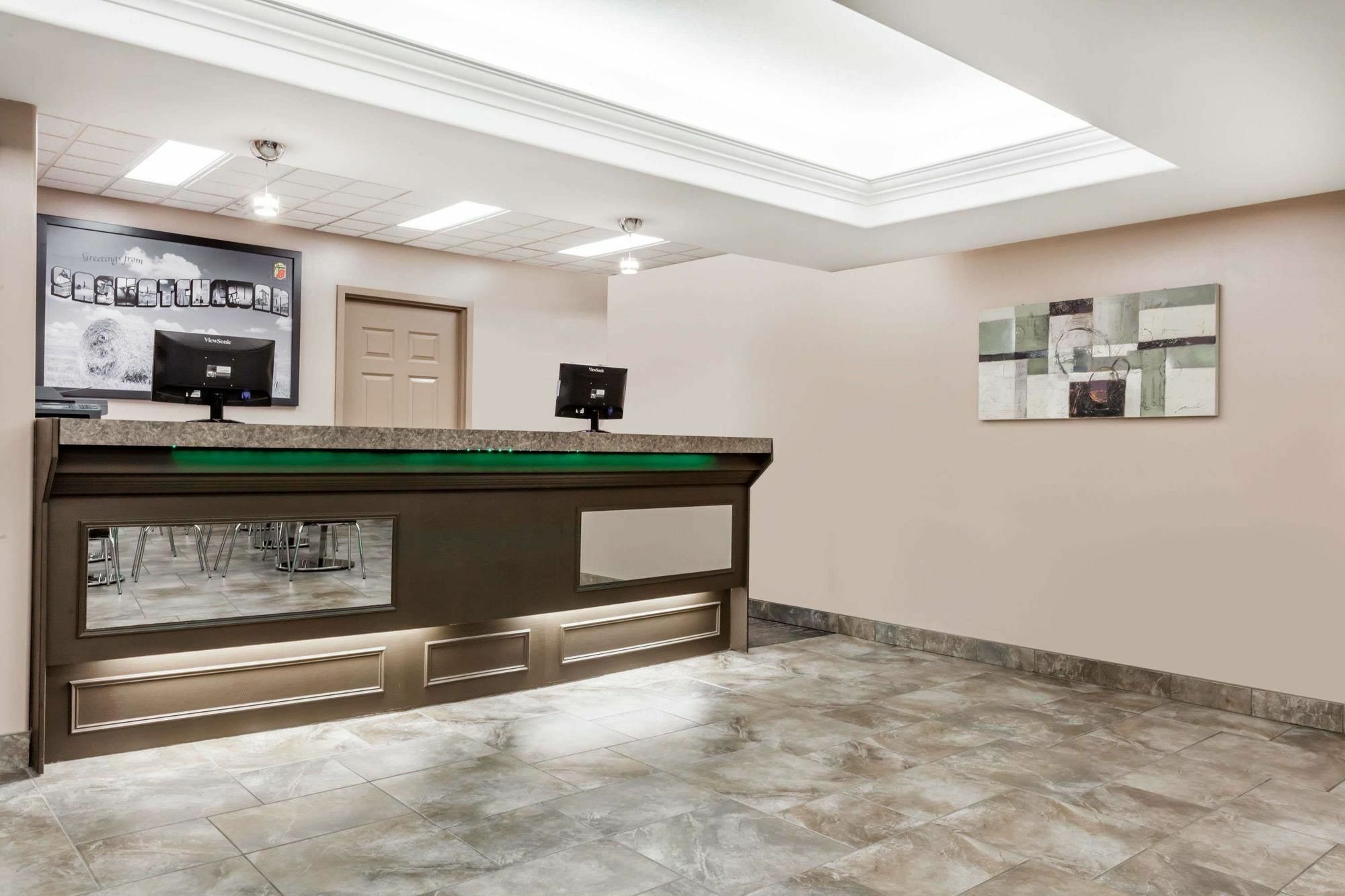 Hotel Super 8 By Wyndham Saskatoon Near Saskatoon Airport Exterior foto